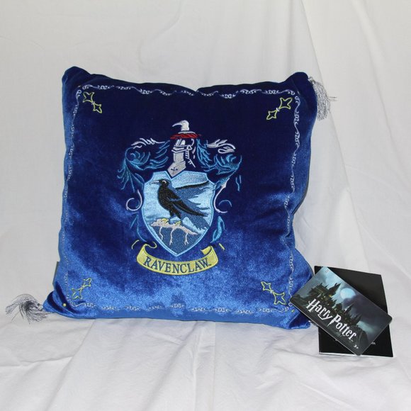 Harry Potter Noble Collection Ravenclaw Pillow with Plush Eagle - Picture 1 of 7
